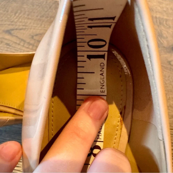 Michael Kors MK Classic Nude Patent  Leather Pointed Toe Heel Pump Size 8 Career - Picture 14 of 16